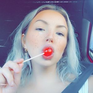 Meet your Posher, Abbey